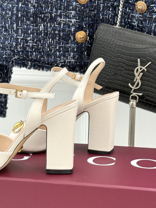 Босоножки фото 6