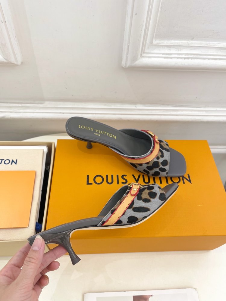 Босоножки фото 4