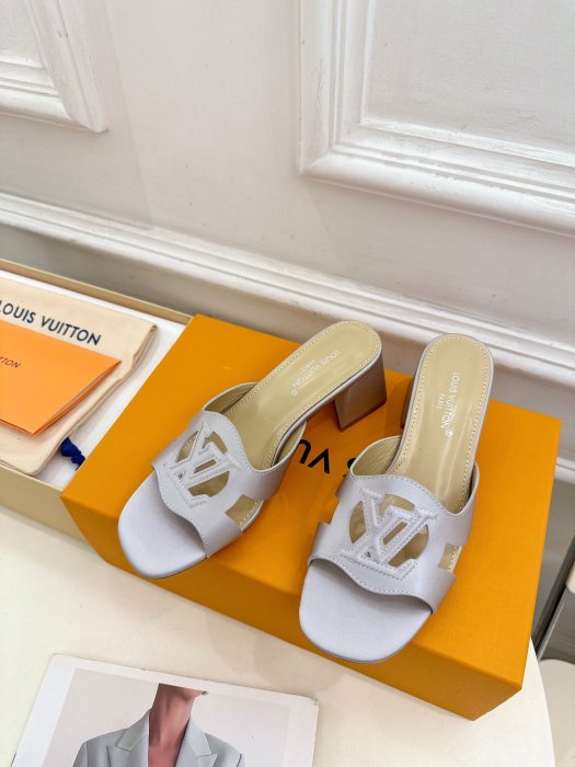 Босоножки фото 5