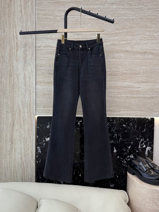 Джинси жіночі