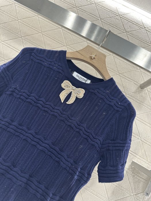 T-shirt women's фото 7