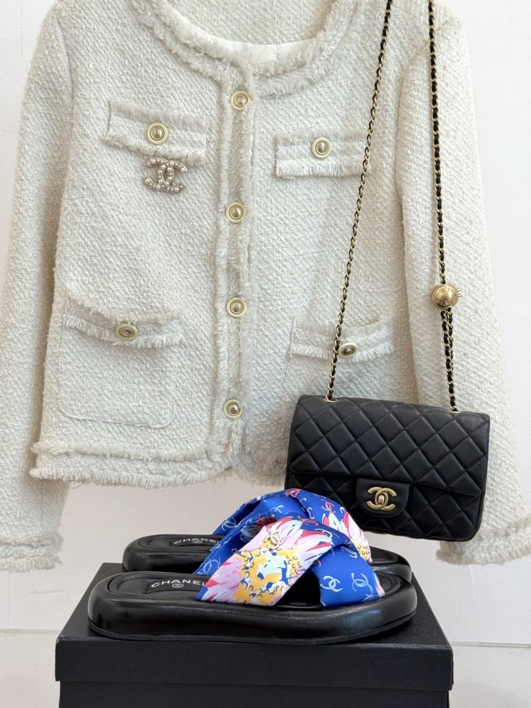 Шльопанці жіночі