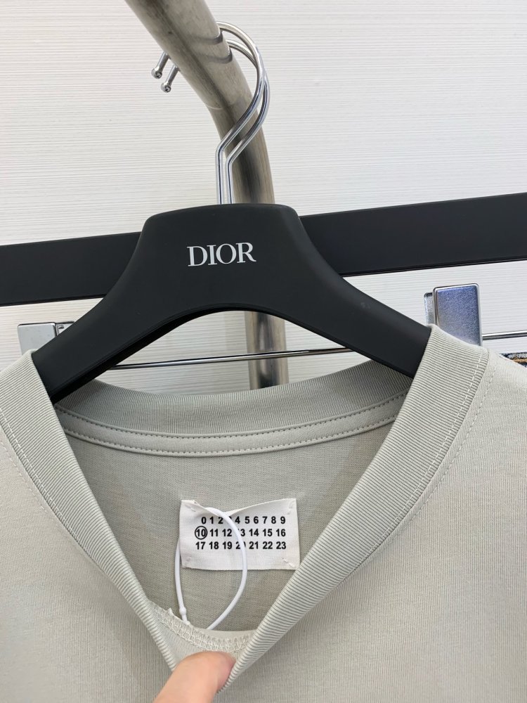 Футболка жіноча фото 5