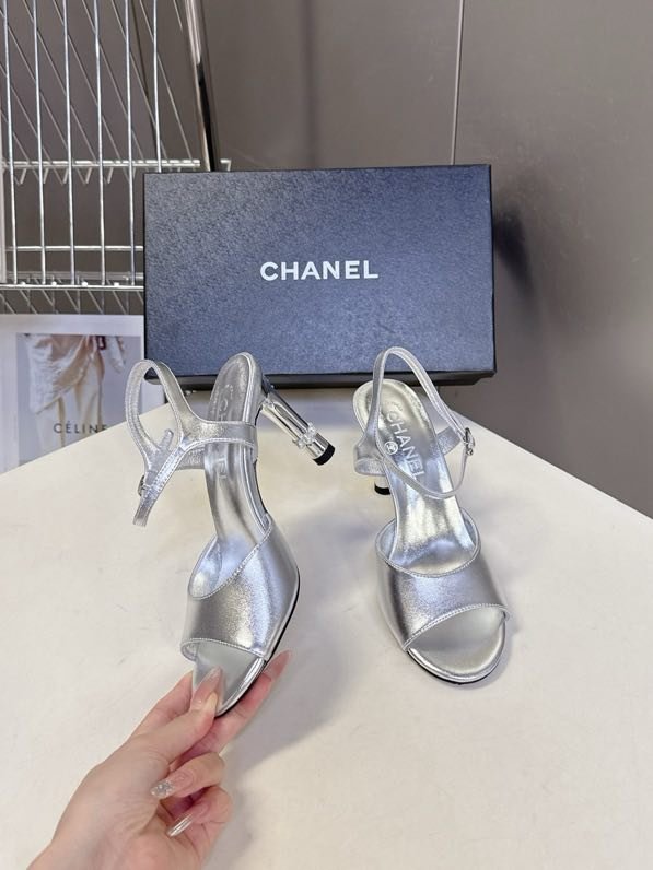 Босоножки фото 9