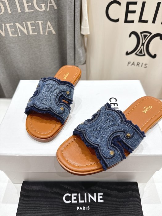 Шлепанцы женские фото 7