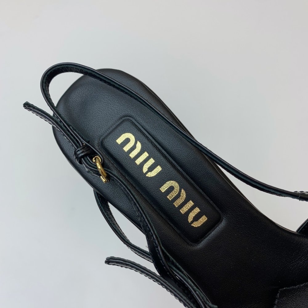 Босоножки фото 8