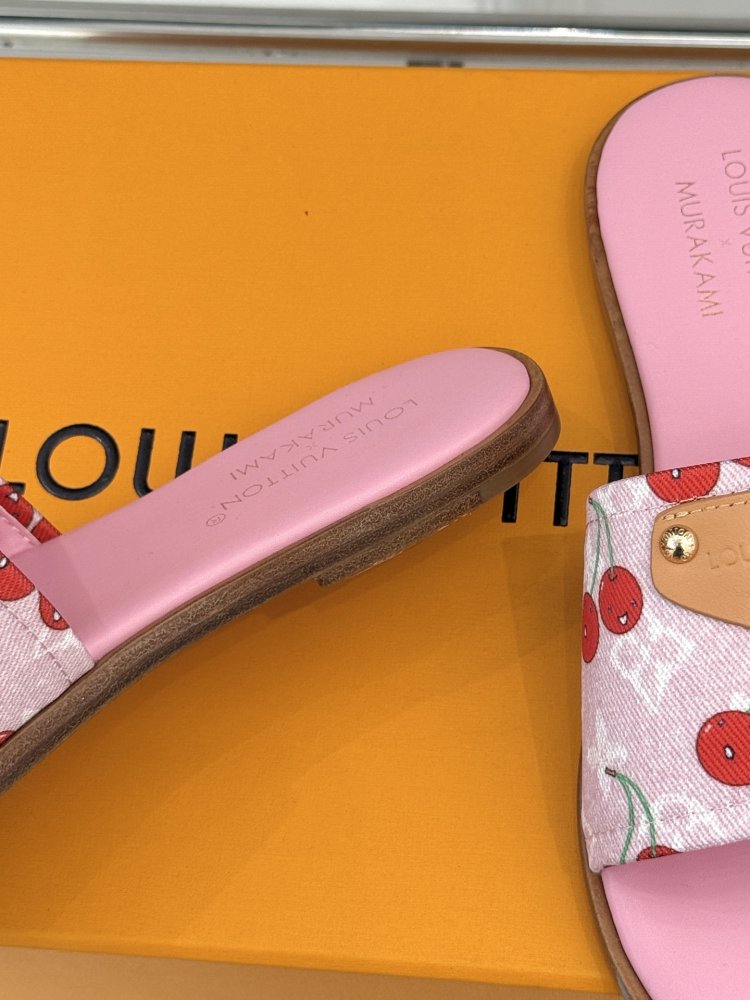 Шлепанцы женские фото 6