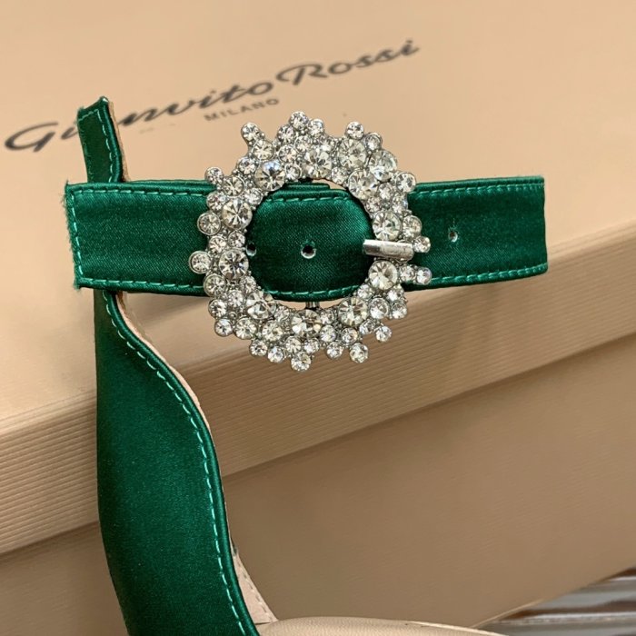 Босоножки фото 6