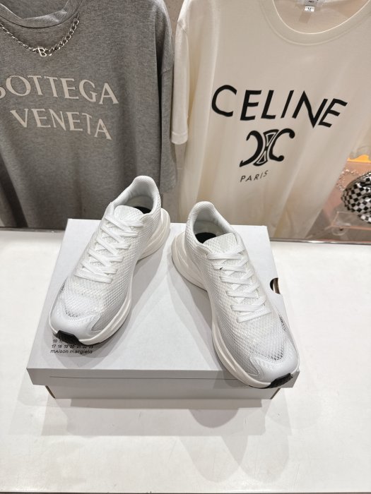 Кросівки фото 2