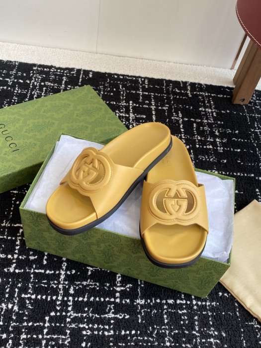 Шлепанцы фото 5