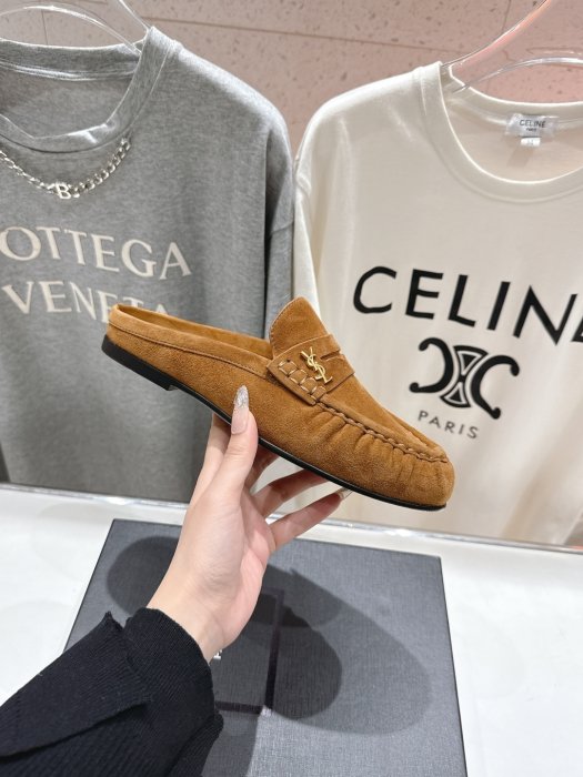 Лоферы кожаные женские фото 5