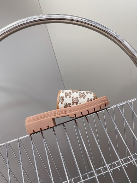 Шлепанцы фото 5