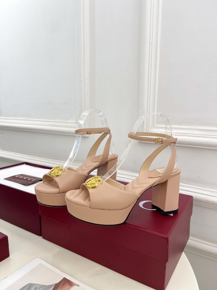 Босоножки фото 3