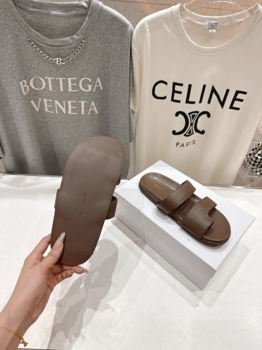 Шлепанцы фото 9