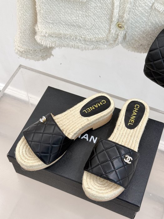 Шльопанці жіночі фото 2