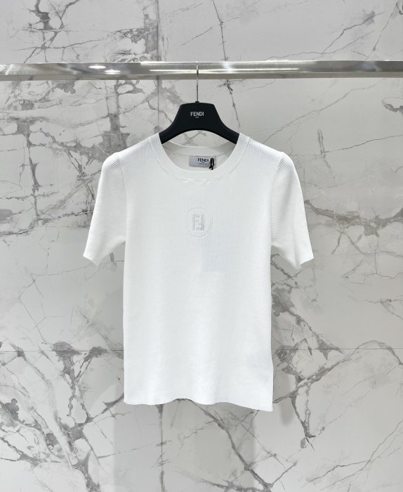 Футболка женская