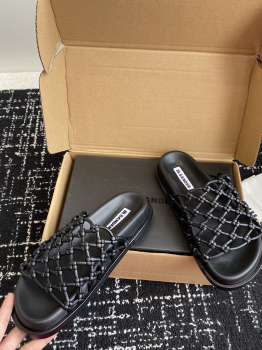 Шльопанці жіночі фото 7