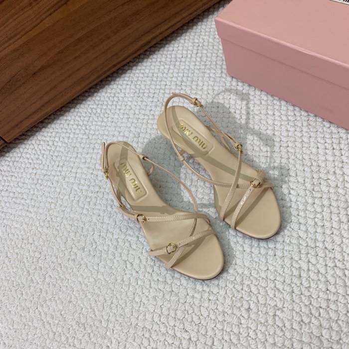 Босоножки фото 2