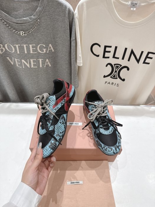 Кроссовки фото 4