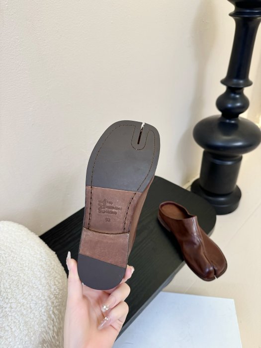 Мюли с раздвоенным носком фото 9