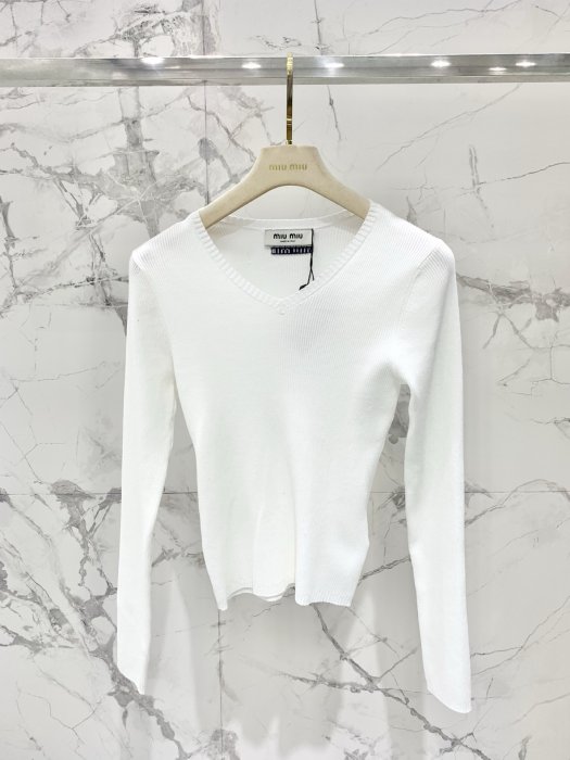 Кофта жіноча