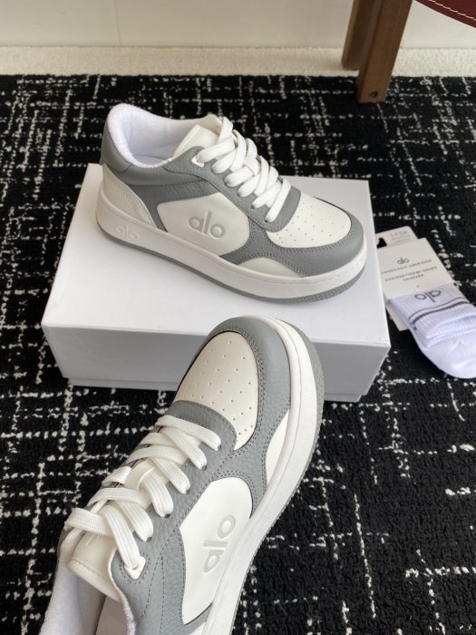 Кроссовки женские фото 6