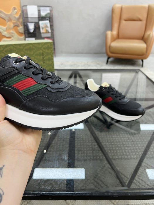 Кросівки чоловічі фото 6