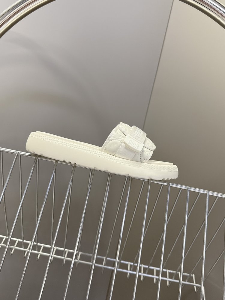 Шлепанцы женские фото 5