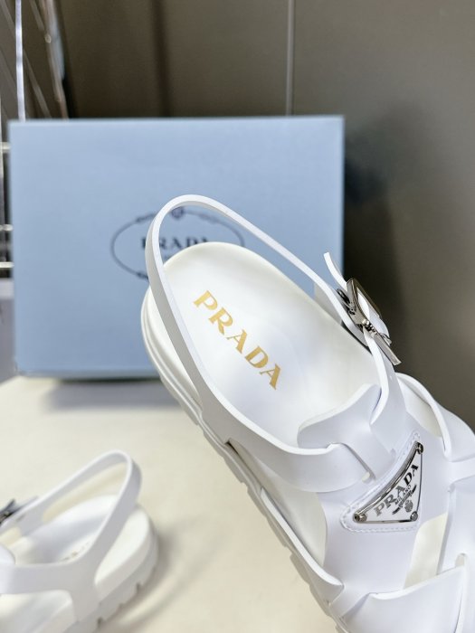 Сандалии женские фото 8