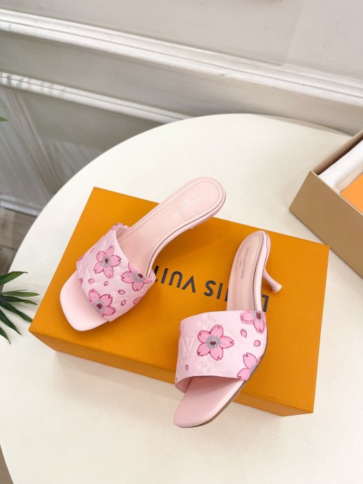 Босоножки фото 3