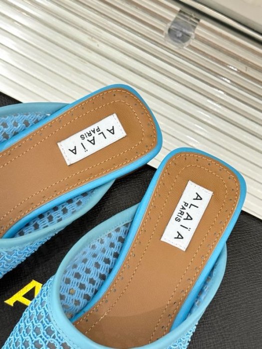 Шлепанцы женские фото 9