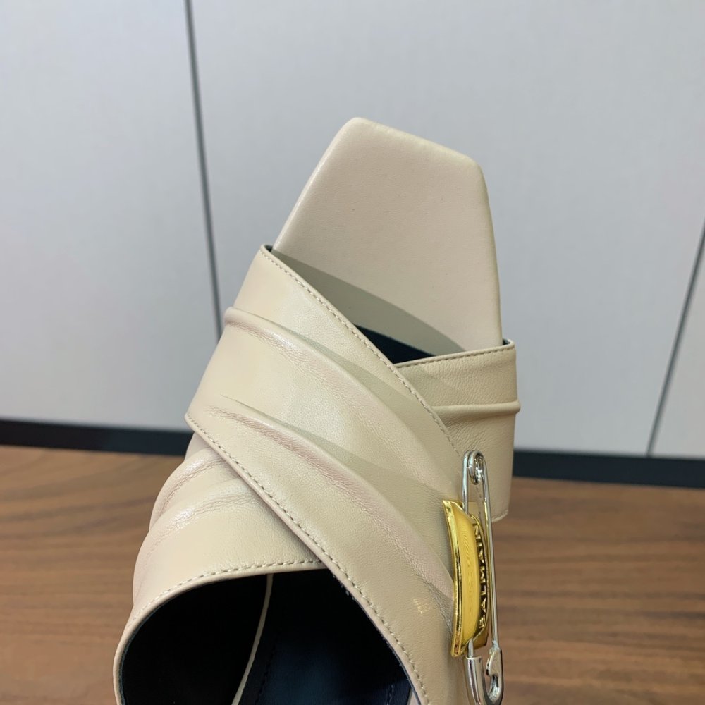 Босоножки фото 6