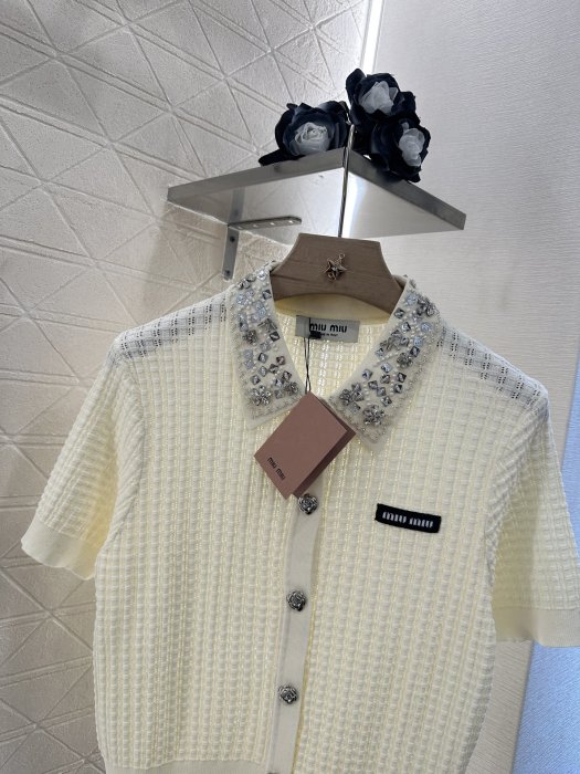 T-shirt women's фото 3