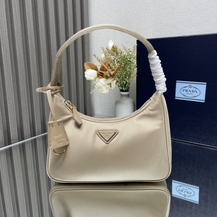 A bag women's Prada Nylon Hobo 23 cm