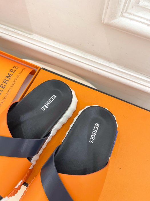 Шлепанцы женские фото 7