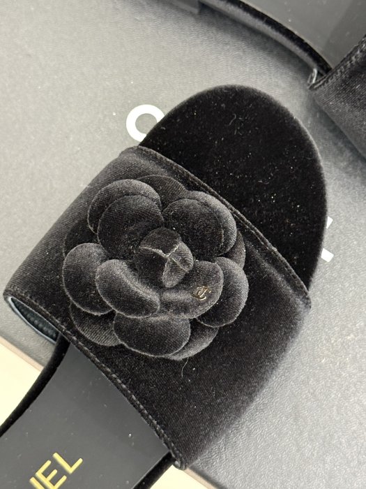 Шлепанцы фото 7