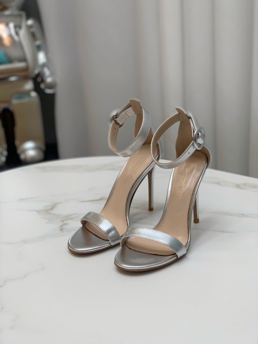 Босоножки фото 2