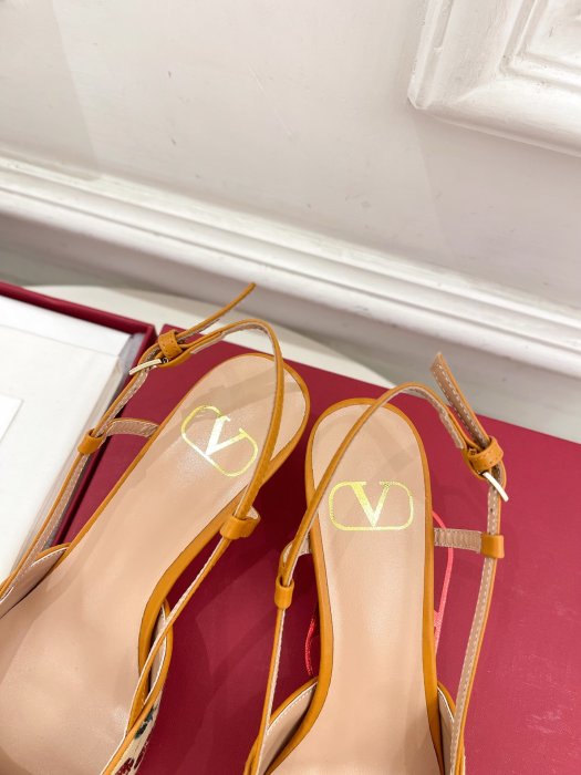 Босоножки фото 8