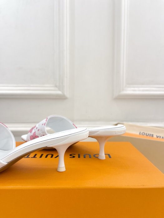 Босоножки фото 8