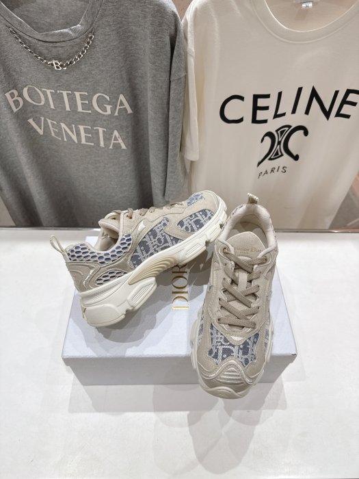 Кроссовки фото 4