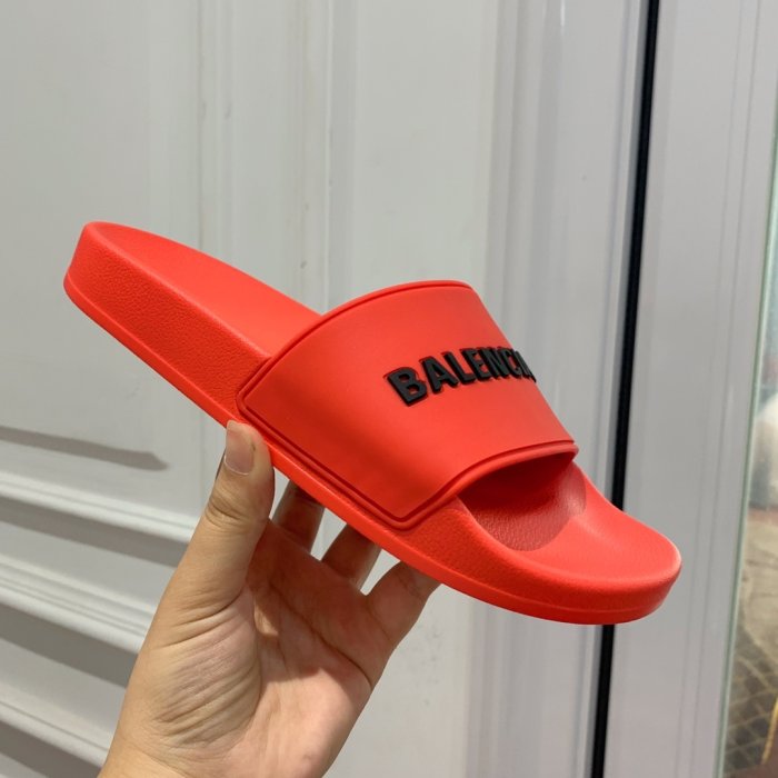 Шлепанцы фото 3