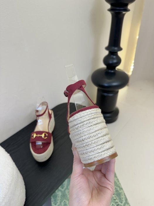 Босоножки фото 6