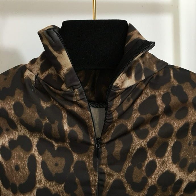 Костюм женский в леопардовом стиле (куртка и юбка) фото 8