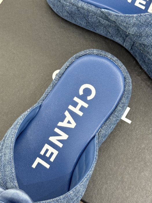 Шлепанцы женские фото 8