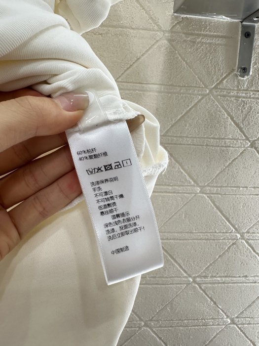 T-shirt women's фото 6