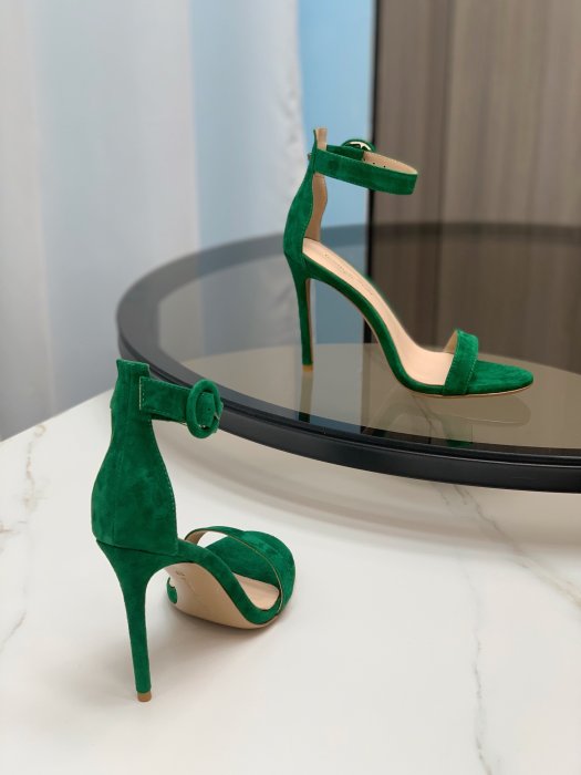 Босоножки фото 5