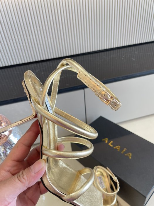 Босоножки фото 8