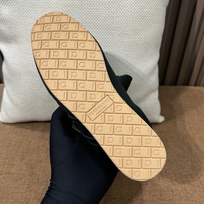 Кросівки жіночі фото 8