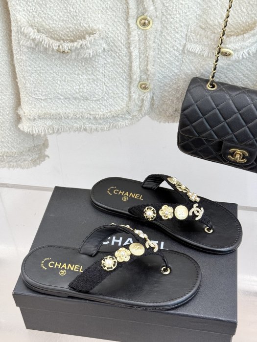 Шлепанцы фото 3