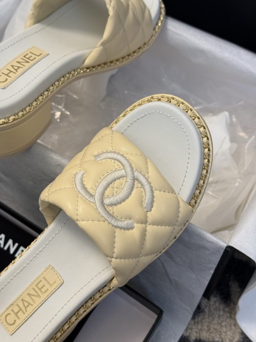 Шлепанцы фото 6